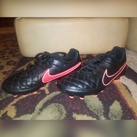 Nike Other - nike cleats 5y